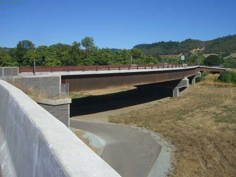 This bridge connects Myrtle Creek, Oregon to the Interstate 5 Highway.